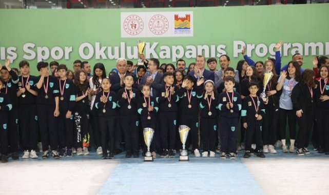 Zeytinburnu Kış Spor Okulları'nın mezuniyet töreni gerçekleştirildi