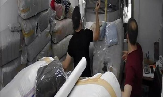 Zeytinburnu'nda park halindeki otomobilini çıkarmak isterken, iş yerine daldı