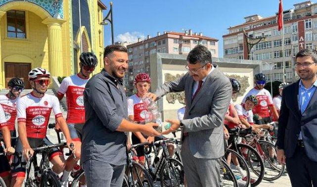 15 Temmuz için yola çıkan bisikletçiler Kütahya'ya ulaştı