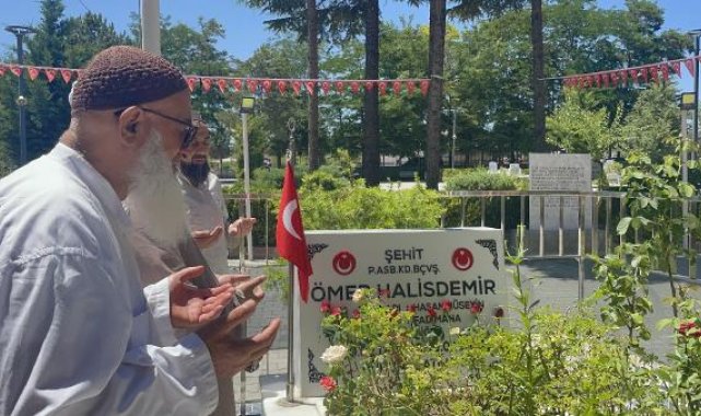15 Temmuz kahramanı Ömer Halisdemir'in kabrine ziyaretçi akını