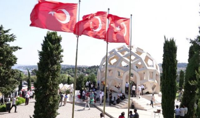 15 Temmuz Şehitler Anıtı Ziyaretçi akınına uğradı