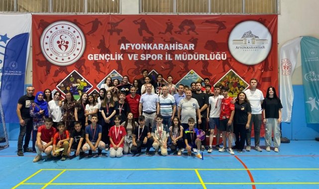 15 Temmuz Şehitleri anısına badminton turnuvası düzenlendi