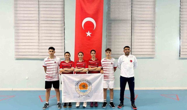 30 günde 5 şampiyonadan 24 madalya kazandılar