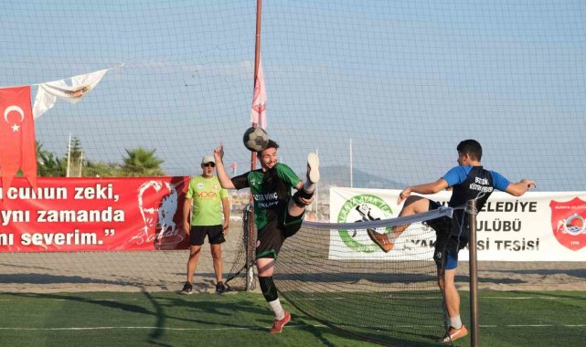 3'üncü Geleneksel Alanya Belediyesi Ayak Tenisi 100. Yıl Türkiye kupası yapıldı
