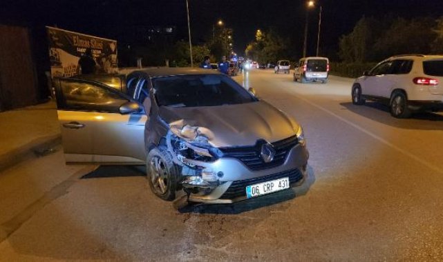'Dur' ihtarına uymayan sürücü, otomobiliyle polis memuru ve motosikletliye çarpıp yaya olarak kaçtı