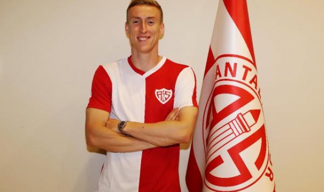 Adam Buksa, kiralık olarak Antalyaspor'da