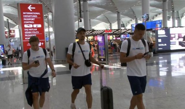 Adana Demirspor ilk Avrupa maçı için Romanya'ya gitti