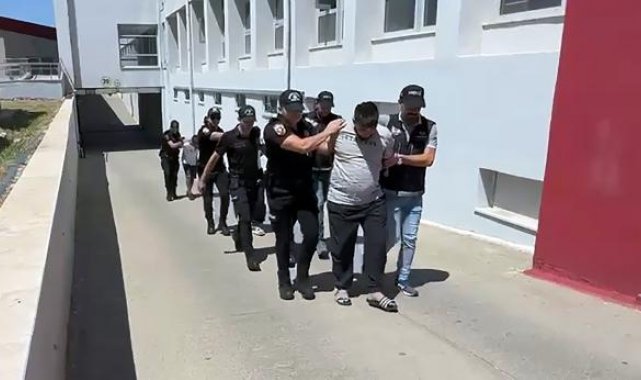 Adana'da 'torbacı' operasyonunda 2 tutuklama