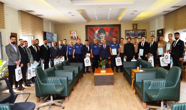 Adana'da el bombası ele geçiren polis ve bekçilere "Üstün Başarı" belgesi verildi