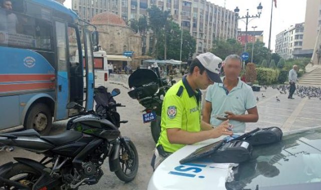 Adana'da klima çalıştırmayıp, kapısı açık yolcu taşıyan sürücülere ceza