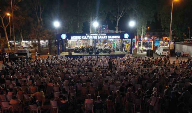 Akbük'te yaz konseri büyük beğeni topladı