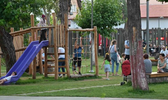 Akhisarlılar Şehit Necdi Şentürk Parkı'nı çok beğendi