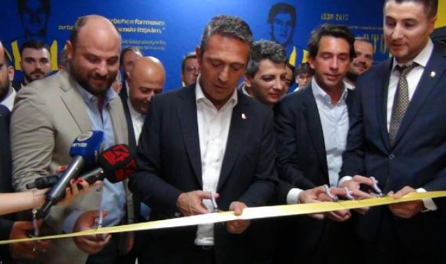 Ali Koç, Gebze Fenerbahçeliler Derneği'nin açılışına katıldı