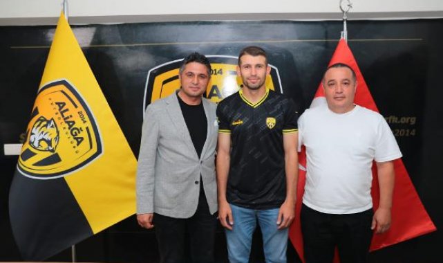 Aliağa FK'da çifte imza