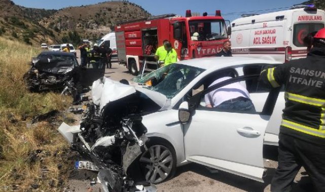 Amasya'da otomobiller kafa kafaya çarpıştı; 1 ölü, 5 yaralı