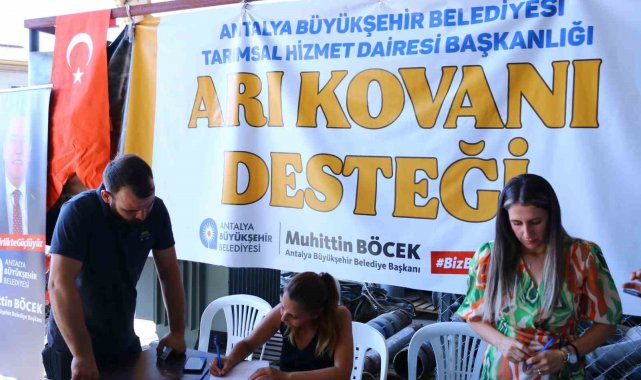 Antalya Büyükşehir Belediyesi'nden üreticilere kovan desteği