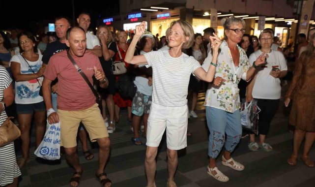 Antalya Büyükşehir Belediyesi'nin yaz etkinlikleri sürüyor