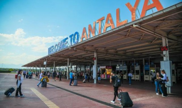 Antalya'ya hava yoluyla gelen turist sayısı 7 milyonu aştı