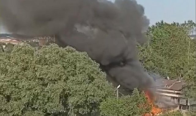 Arnavutköy'de ahır yangını