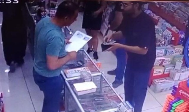 Arnavutköy'de döviz bozdurma bahanesiyle bin lira çaldı