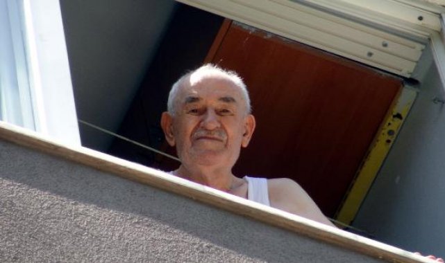 Avcılar'da evde mahsur kalan yaşlı adam için kurtarma seferberliği