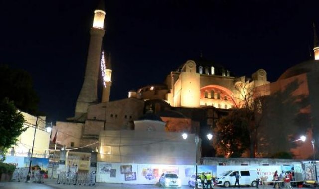 Ayasofya'da açılış yıl dönümü buluşması