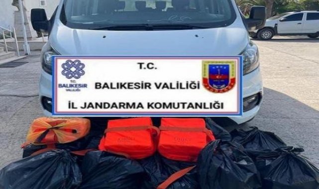 Ayvalık'ta 251 kaçak göçmen yakalandı; 2 organizatör tutuklandı