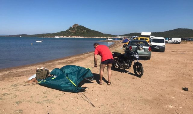 Ayvalık'ta kamp alanların dışındaki çadır ve karavanlar zabıta tarafından kaldırıldı