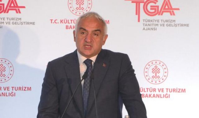 Bakan Ersoy : Ayasofya'da depreme karşı güçlendirmeyle ilgili ikinci restorasyon aşamasına geçiliyor