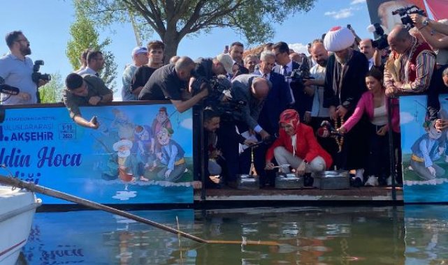 Bakan Göktaş ve temsili Nasreddin Hoca, göle maya çaldı