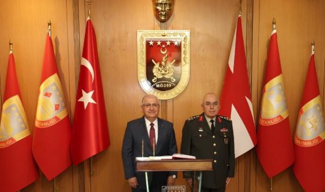 Bakan Güler'den kuvvet komutanlıklarına ziyaret 