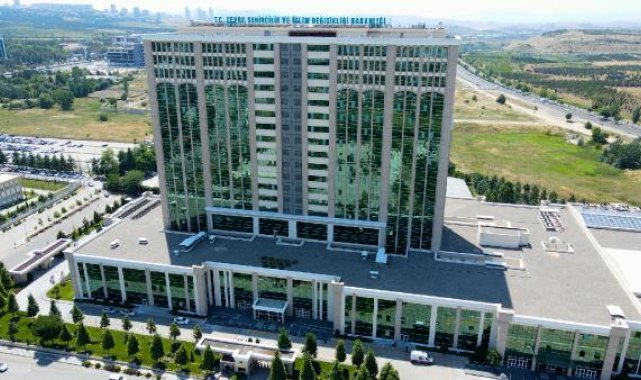 Bakan Özhaseki: Bakanlık binasında 100 milyon lirayı aşkın tasarruf sağladık
