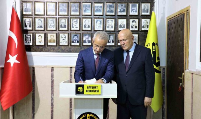 Bakan Uraloğlu'ndan Başkan Pekmezci'ye ziyaret