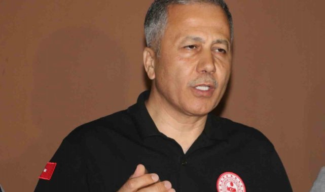 Bakan Yerlikaya: "Yanan 7 evimiz var, dört araçta da hasar var"