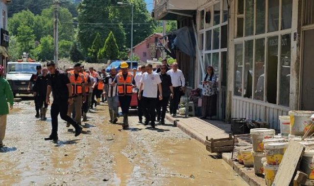 Bakan Yerlikaya'dan Zonguldak'ta selin vurduğu bölgelerde inceleme