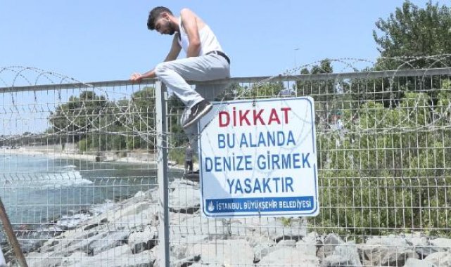 Bakırköy'de yasaklı plajda denize girdiler