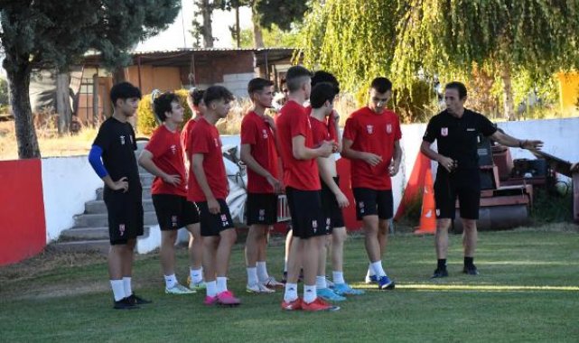 Balıkesirspor sahaya indi