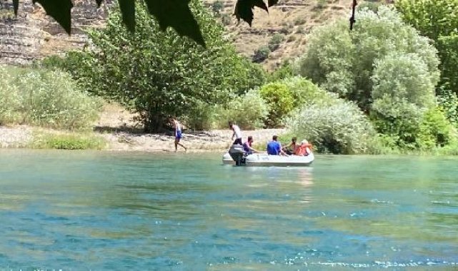 Baraj kapakları açılınca mahsur kaldılar, AFAD ekipleri kurtardı
