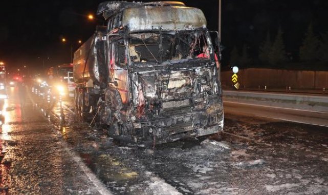 Bariyerlere çarpan TIR, alev aldı; sürücü 2.88 promil alkollü çıktı