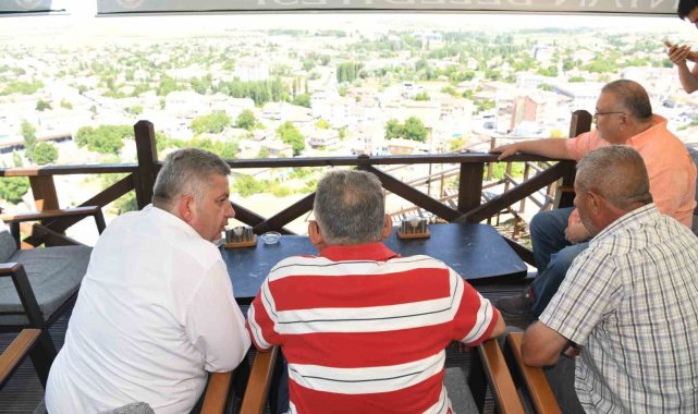 Başkan Büyükkılıç, Bünyan Cam Terası Ziyaret Etti