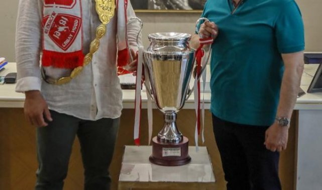 Başpehlivan Zeybek, memleketinde coşkuyla karşılandı