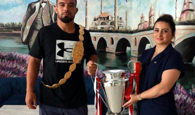 Başpehlivan Zeybek'in eşi: Kemeri alırsan boynuna atlarım diye ahdetmiştim