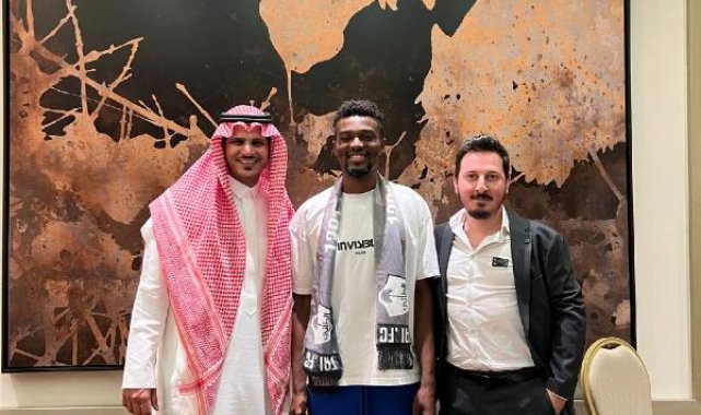 Bernard Mensah, Al-Tai ile sözleşme imzaladı