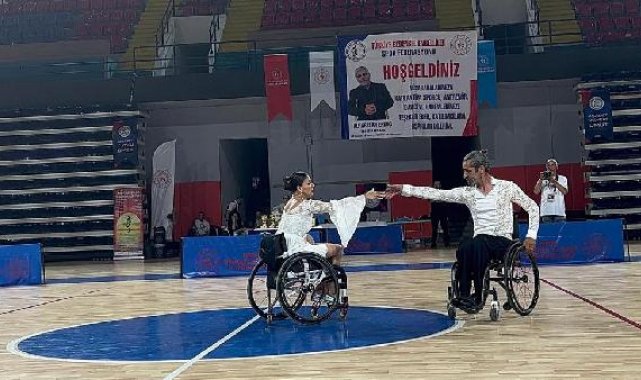 Beşiktaş Engelsiz Sanat Topluluğu, İzmir'den madalyalarla döndü