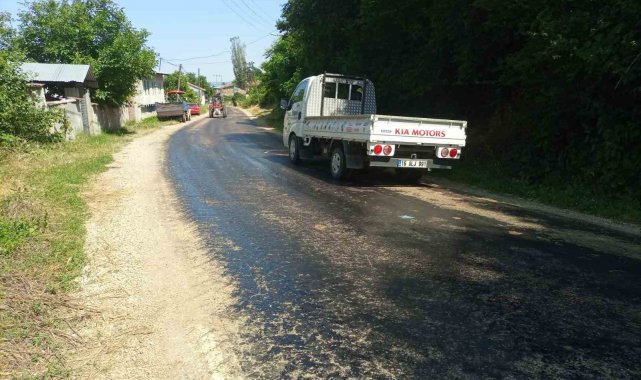 Bilecik'te sıcaktan asfaltlar eridi