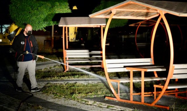Bozüyük'te tedbir amaçlı kene ilaçlaması sürüyor