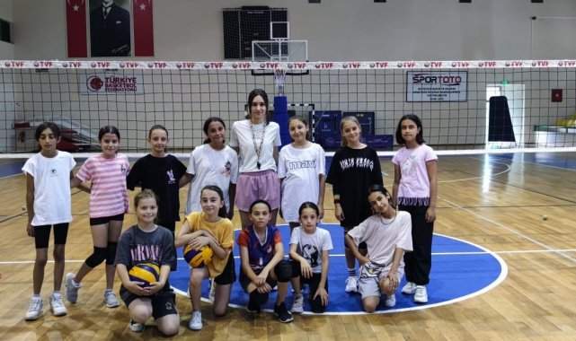 Burhaniye'de yaz spor okulları açıldı