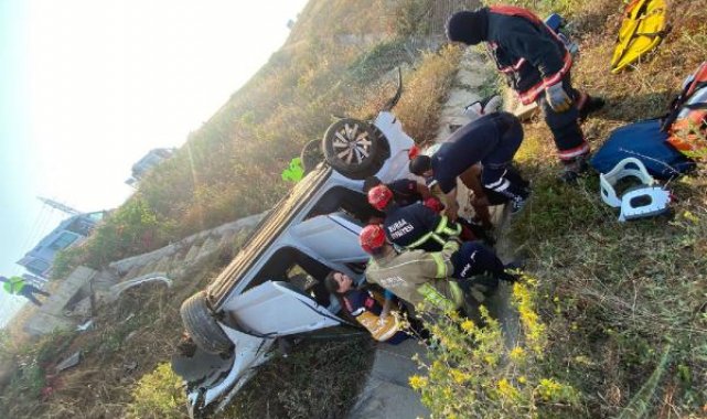 Bursa'da gurbetçi aile, otomobil ile şarampole düştü; 1'i bebek, 2'si çocuk 5 yaralı