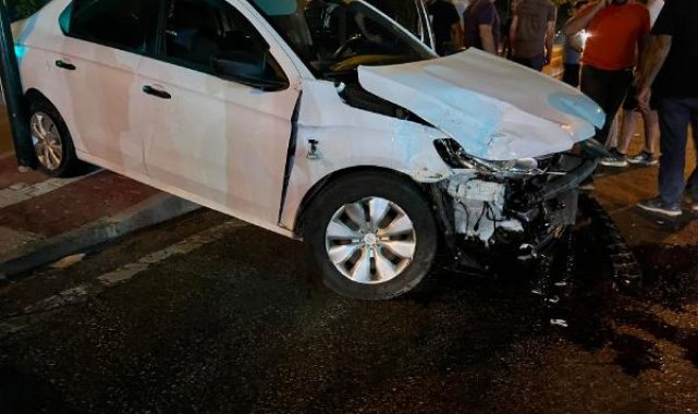 Bursa'da hatalı 'U' dönüşü kazası: 2 yaralı