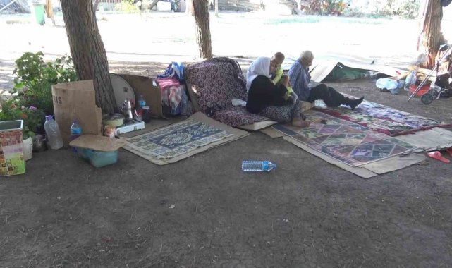 Bursa'da kiracısını kapı dışarı eden ev sahibi, 750 lira yaptığı kirayı 5 aydır alamadığını iddia etti